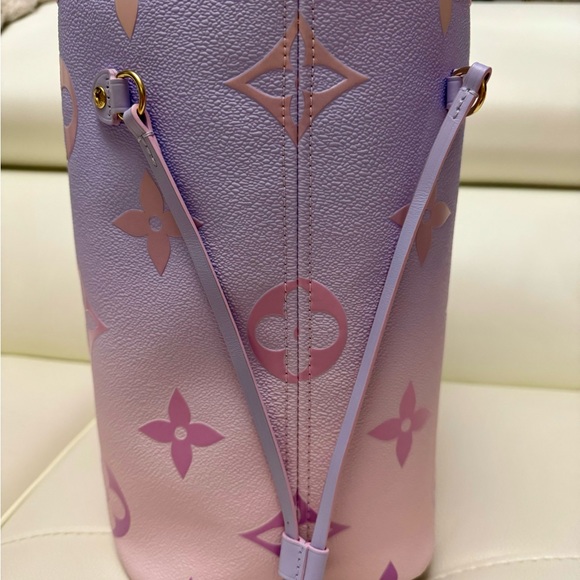 Louis Vuitton Neverfull in Sunrise pastel - Picture 2 of 7